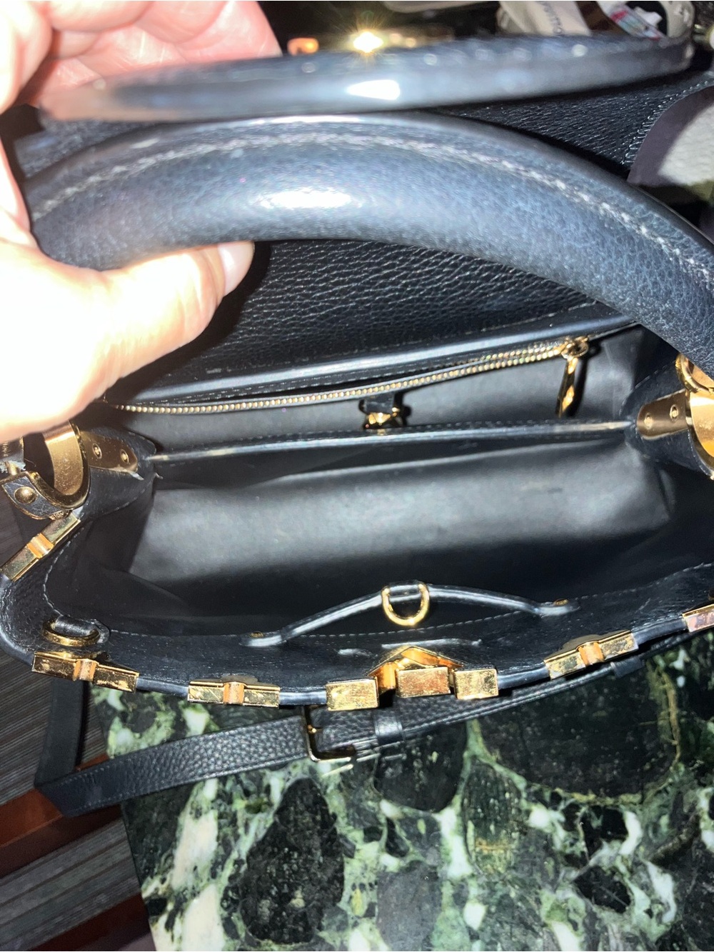 🔥24hrSALE! Louis Vuitton Capucines MM Top-Handle / Crossbody Bag - Picture 6 of 17